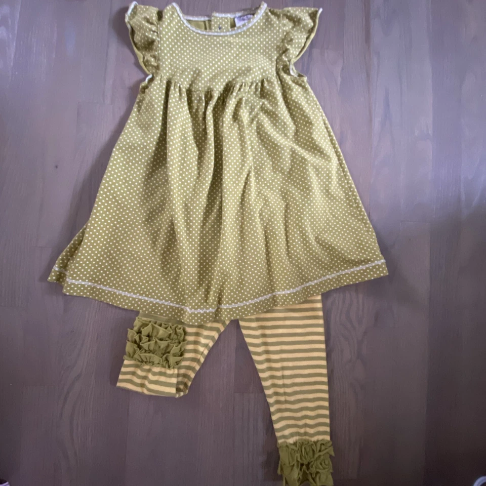 Conjunto de 3 piezas de vestido superior de algodón elástico con delantal y leggins de Matilda Jane talla 3-5 años Foto 4 de 4