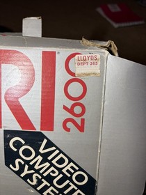 vtg Atari 2600 Video Game Console w/ Box SEE PICS untested