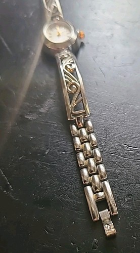 Express LA Ladies Watch Needs Battery Silver - Picture 2 of 6