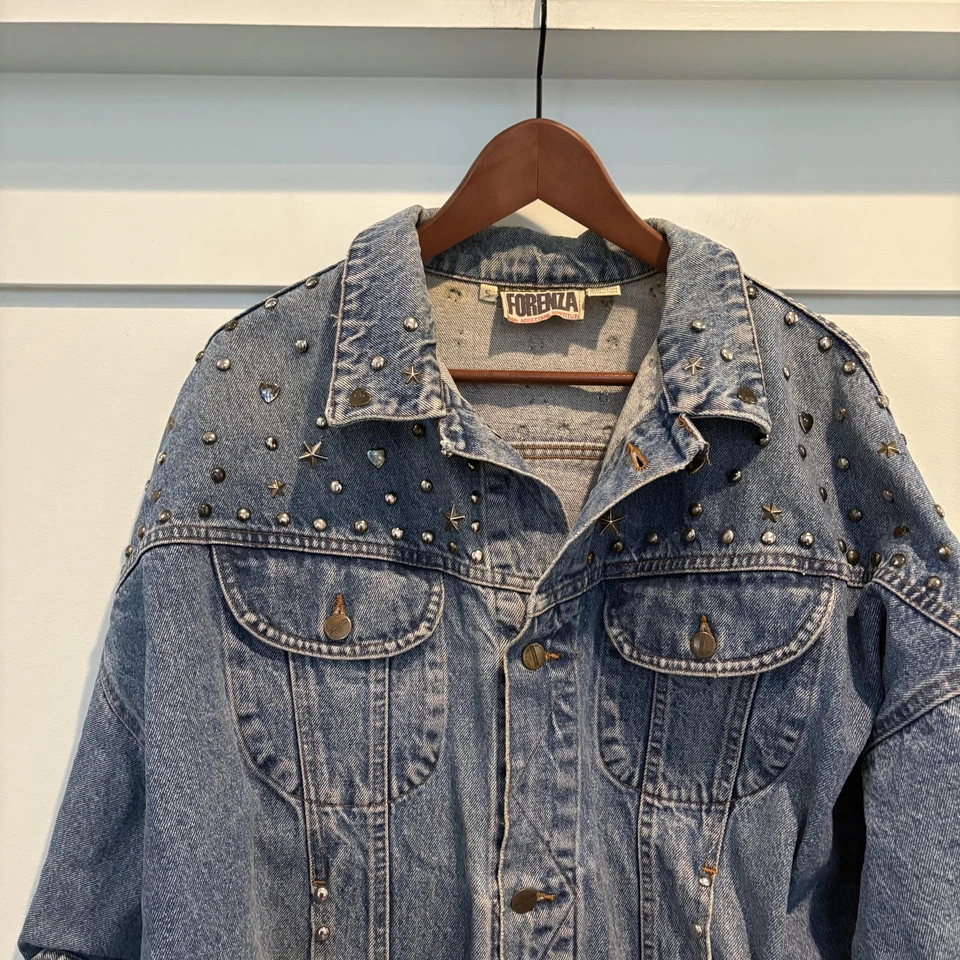 Chaqueta de mezclilla Forenza de colección años 80 con tachuelas corazones pequeños estrellas oeste de gran tamaño Italia Foto 4 de 4