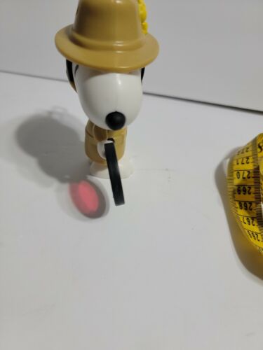 McDonald's Peanuts Snoopy DETECTIVE Bag Clip Toy - Picture 3 of 5