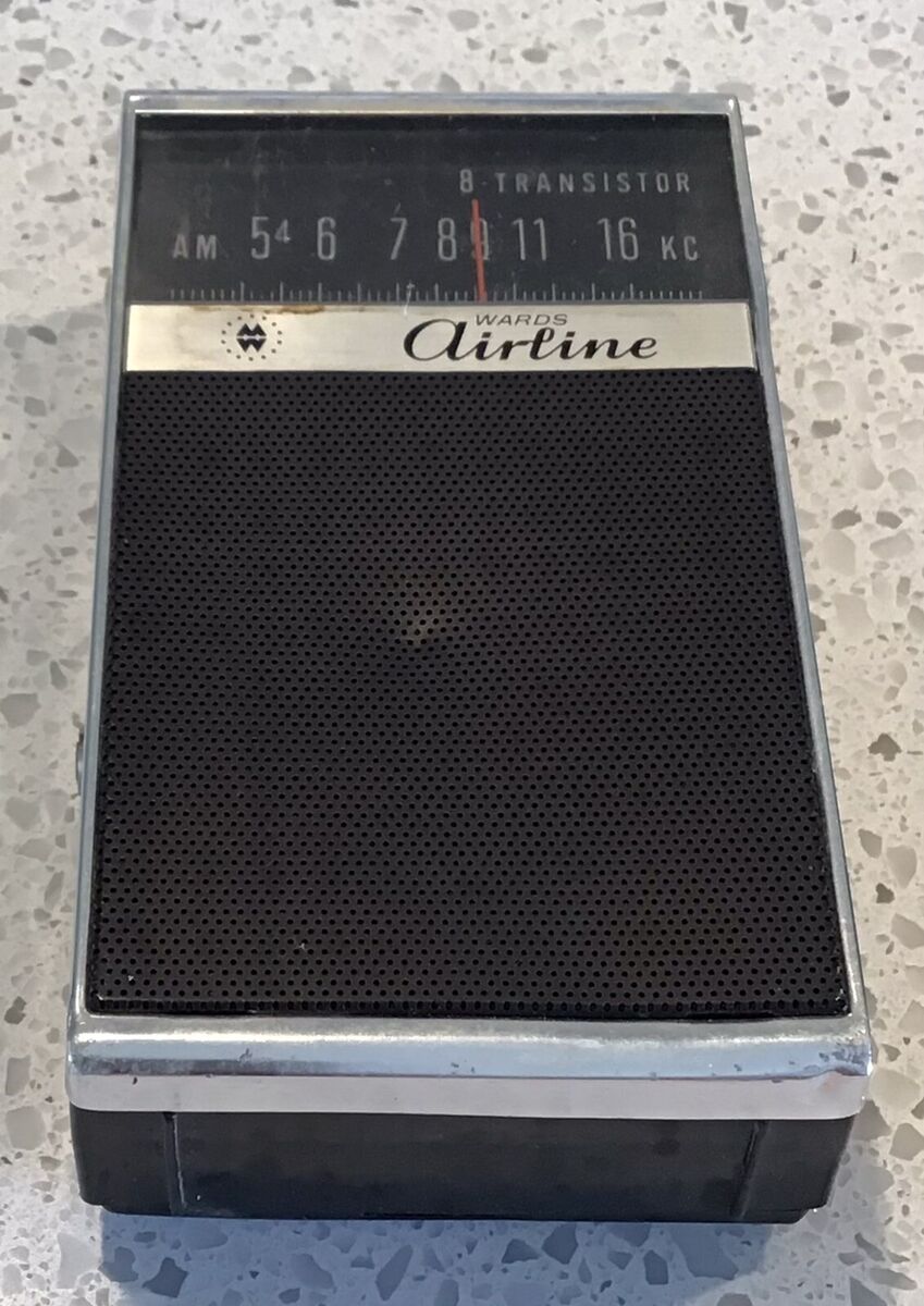 VINTAGE MONTGOMERY WARDS AIRLINE 8 TRANSISTOR AM RADIO WITH VINTAGE MONTGOMERY WARDS AIRLINE 8 TRANSISTOR AM RADIO WITH