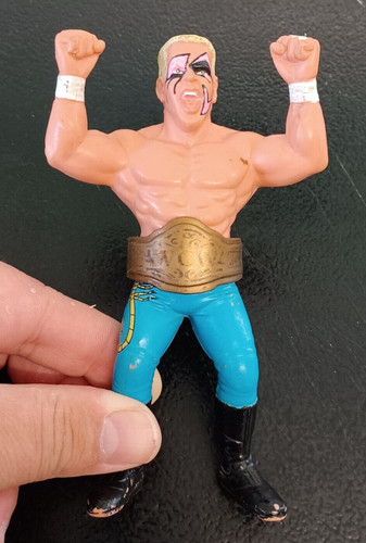 WCW Sting Action Figure Galoob Wrestling Vintage 1...
