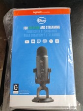Blue Yeti Professional Multi-Pattern USB Condenser Microphone - Blackout