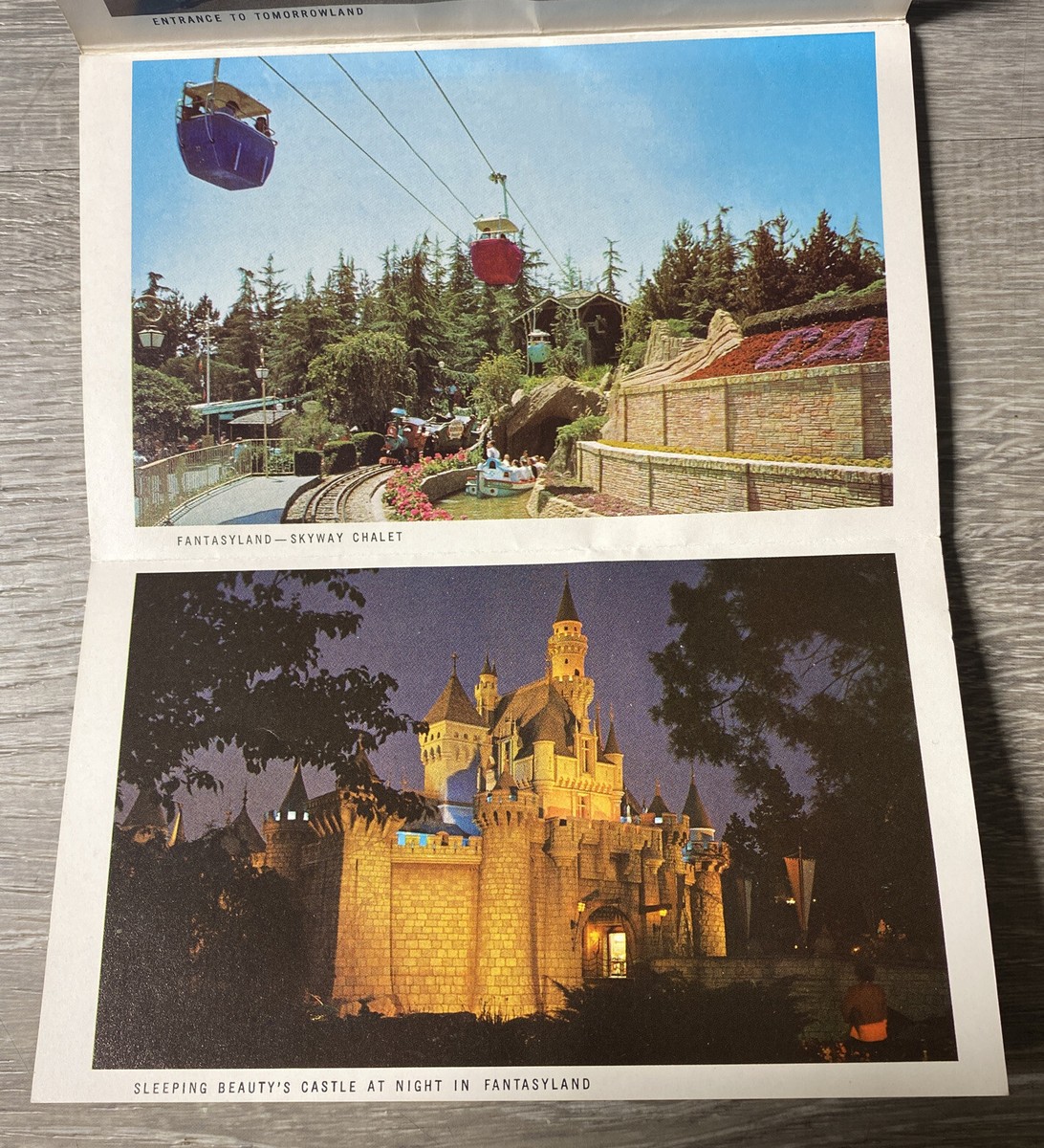 VTG Disneyland Walt Disney Magic Kingdom Postcard Book 26 Colorful