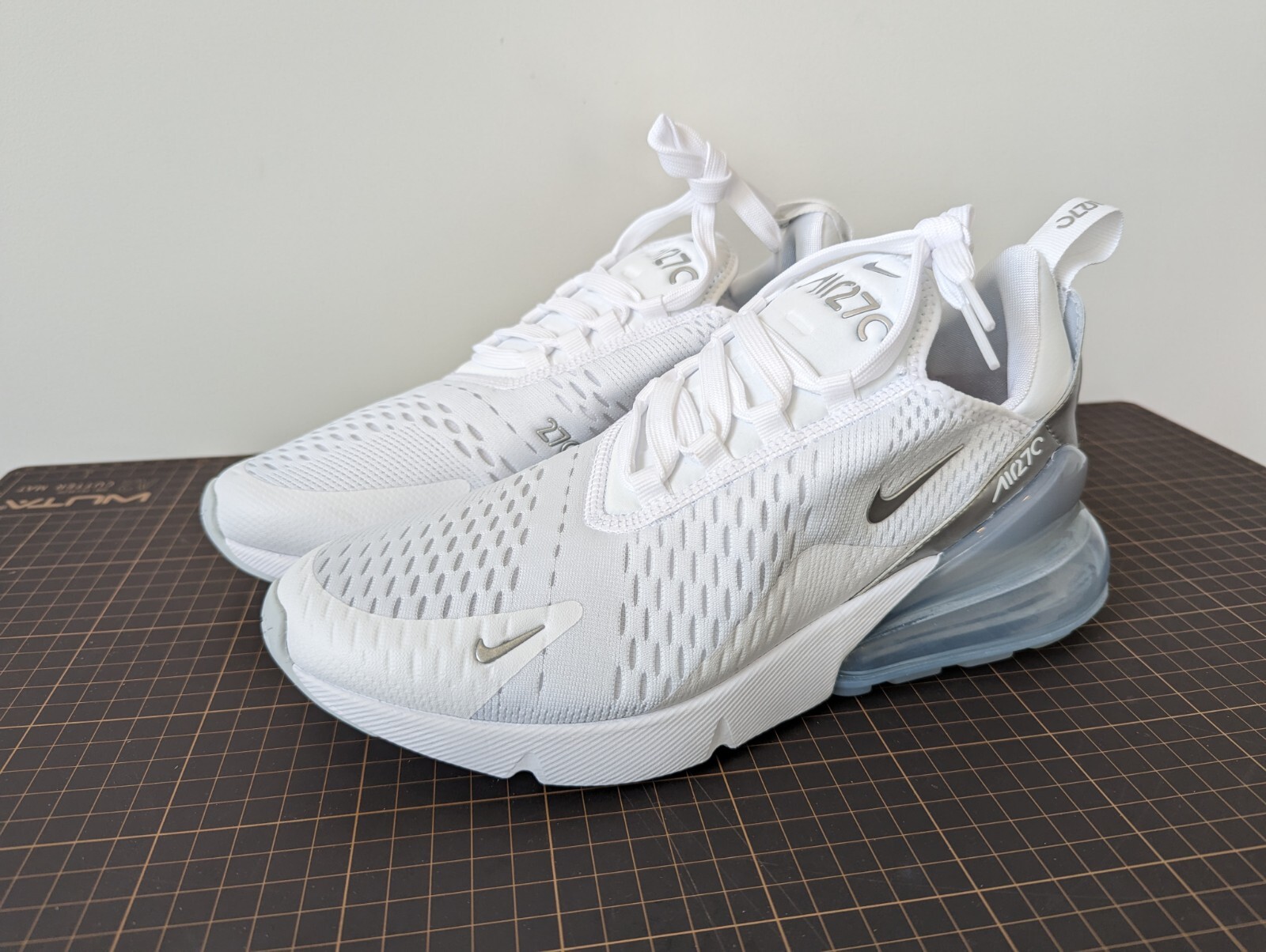 nike 270 platinum