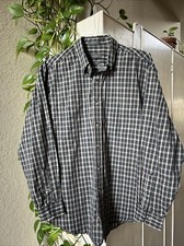 Men  s van Heusen Long Sleeve Button Up Size Medium
