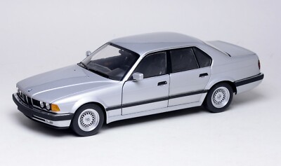希少 1/18 BMW 730i ミニチャンプス(MINICHAMPS) E32 s-l400.jpg