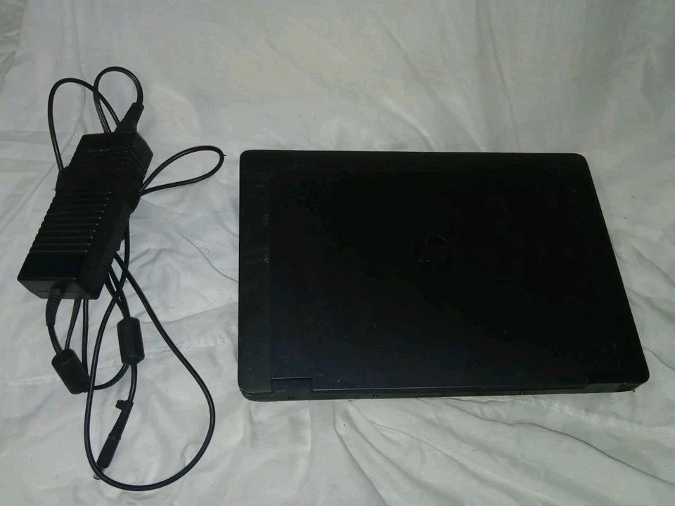 HP Zbook 15 Workstation 2.6Ghz i5 4GB DVD Windows 10 Pro 64 15" Laptop - Image 2 of 3