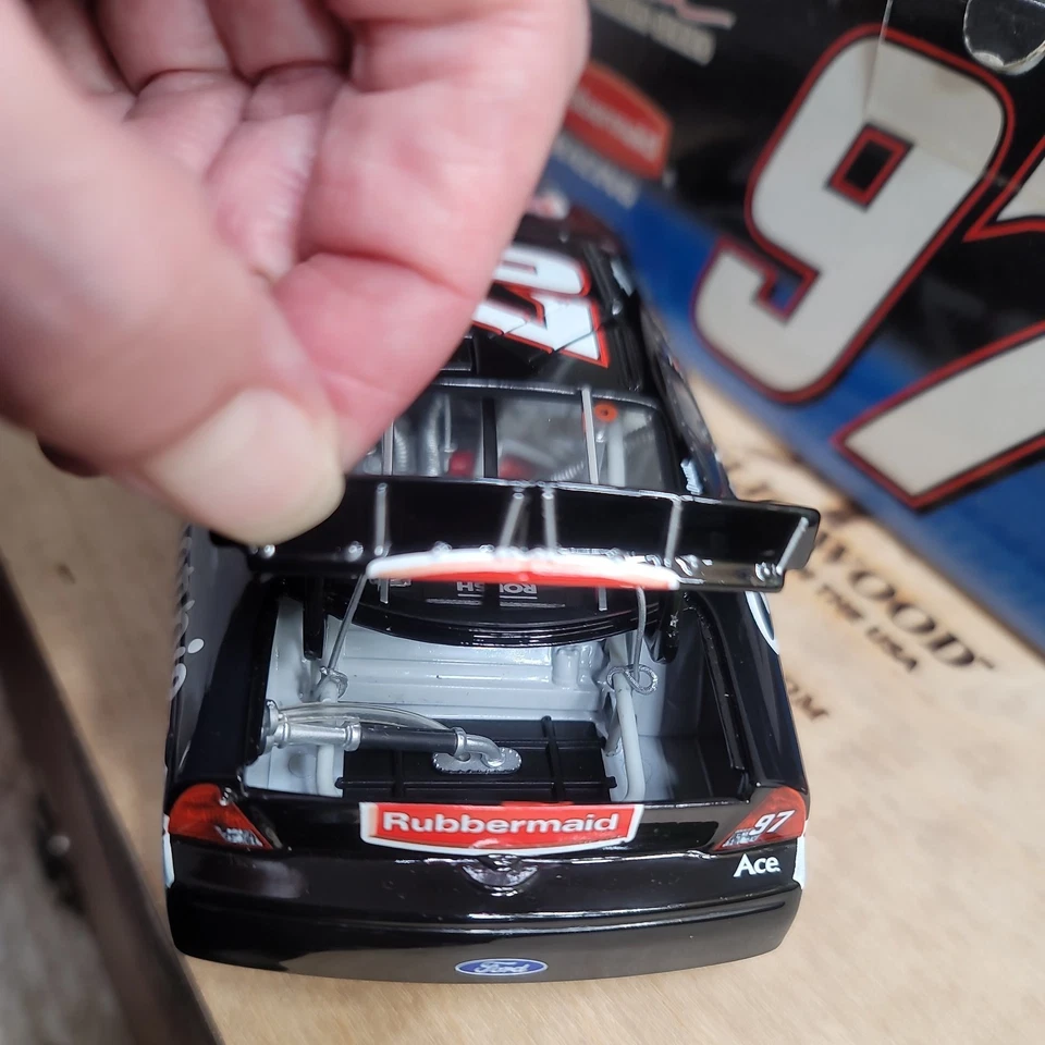 Kurt Busch #97 Rubbermaid 2002 Team Caliber Owners Series 1/24 Diecast Foto 4 de 4
