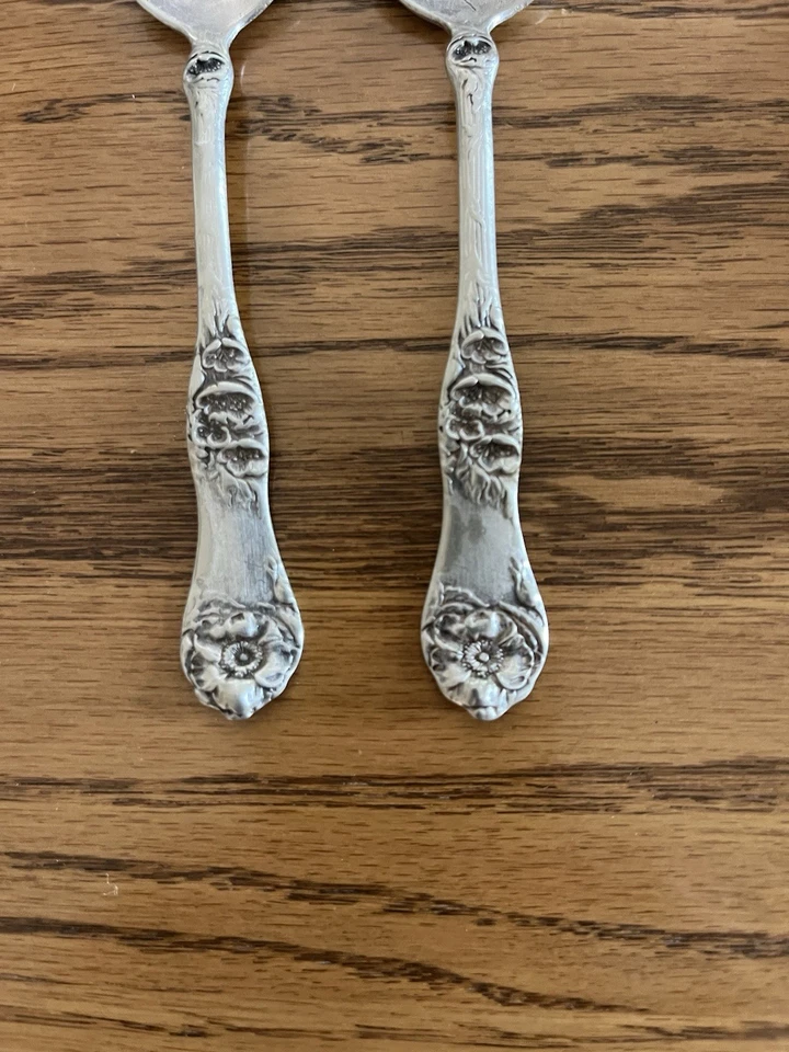 2 cucharas antiguas plateadas Briar Rose 1881 Rogers Bros 1910 Wm A Rogers Foto 2 de 4
