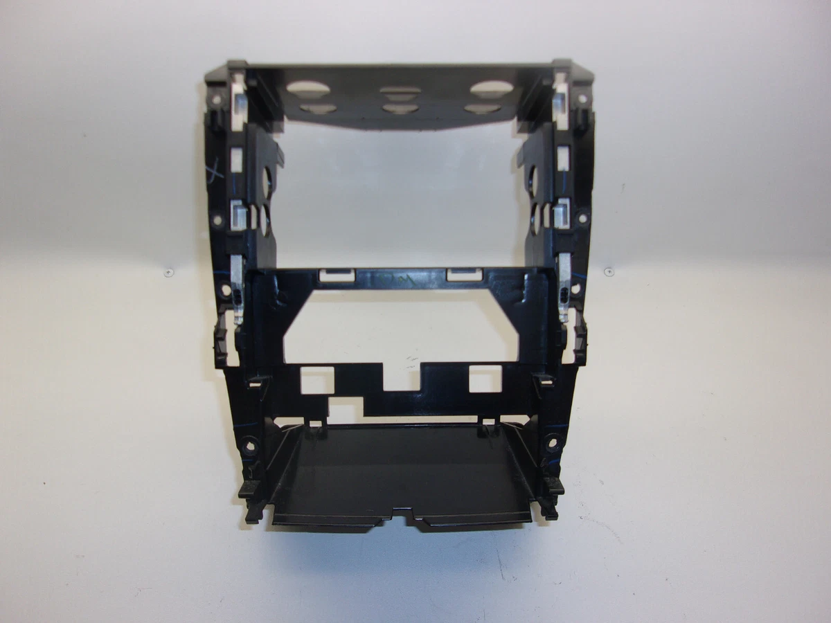 A1646800016 06-11 MERCEDES W164 ML320 ML350 RADIO FRAME BRACKET  