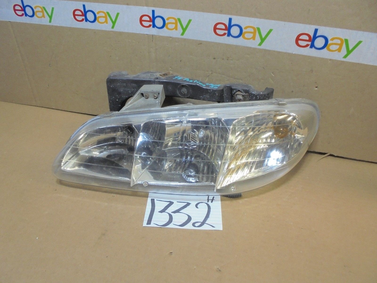 96 97 98 Pontiac Grand AM DRIVER Side Headlight Used front Lamp #1332H