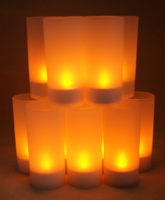12 LED Rechargeable Flameless Amber Tea Light Candles Soft Diffused