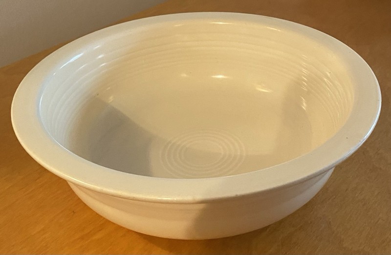 FIESTAWARE BOWL vintage (pre-1969) 8.5” wide IVORY