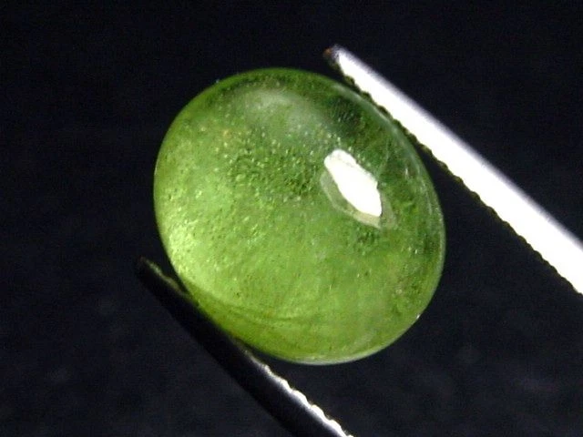 Peridot 7,17 Ct. Apfelgrün Oval Cabochon Sri Lanka (5618t) - Bild 2 von 2