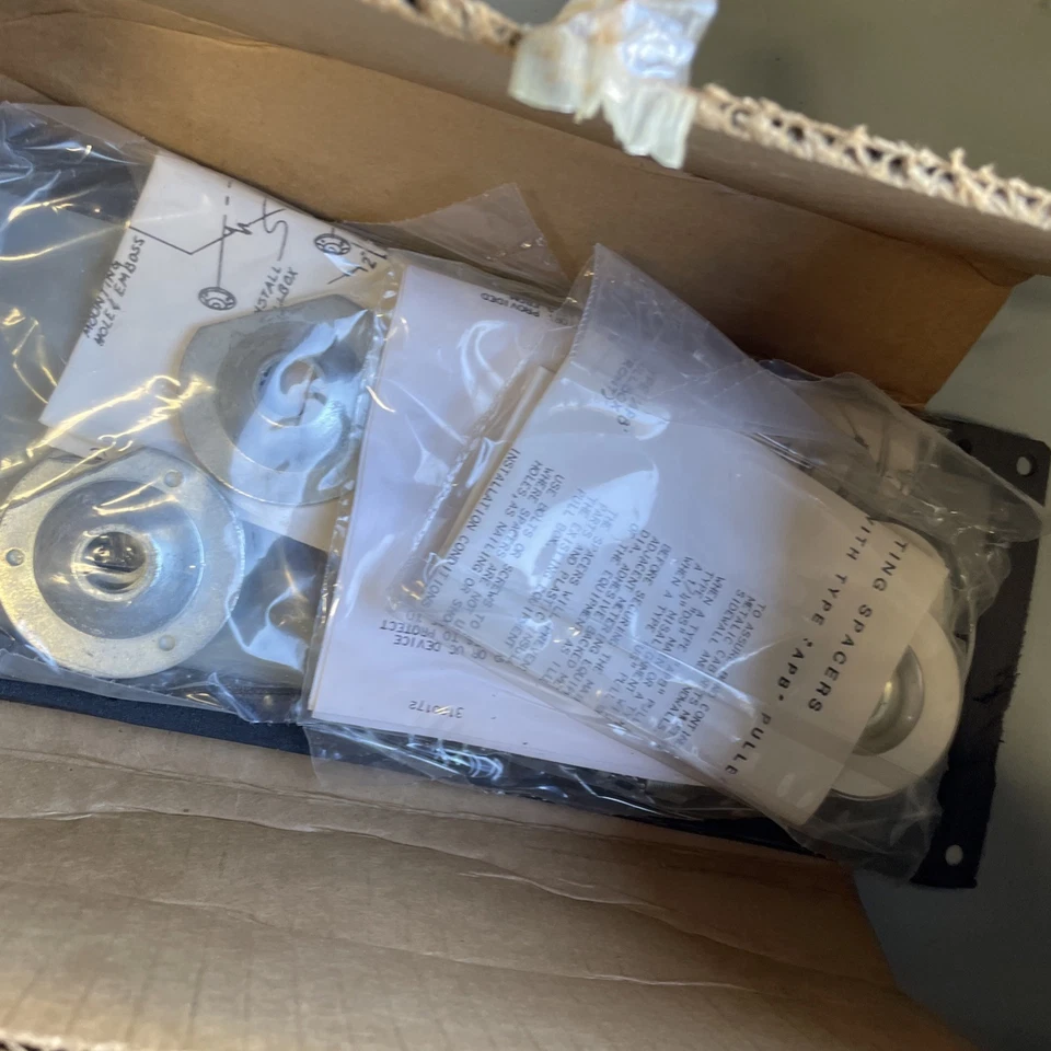 Crouse Hinds UD442YT MODELO D 2 JUEGOS DE CARGA 3P 4W 400AMP 240V CAJA TERMINAL MAX HOR Foto 4 de 4