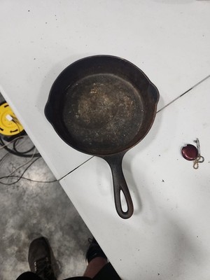 Griswold #6 Cast Iron Skillet SBL Small Logo 699 O Groove Handle
