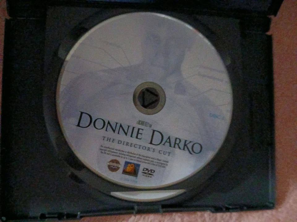 Donnie Darko 2001 DVD Starring Jake Gyllenhaal, Jena Malone DIRECTORS CUT - Image 3 of 4