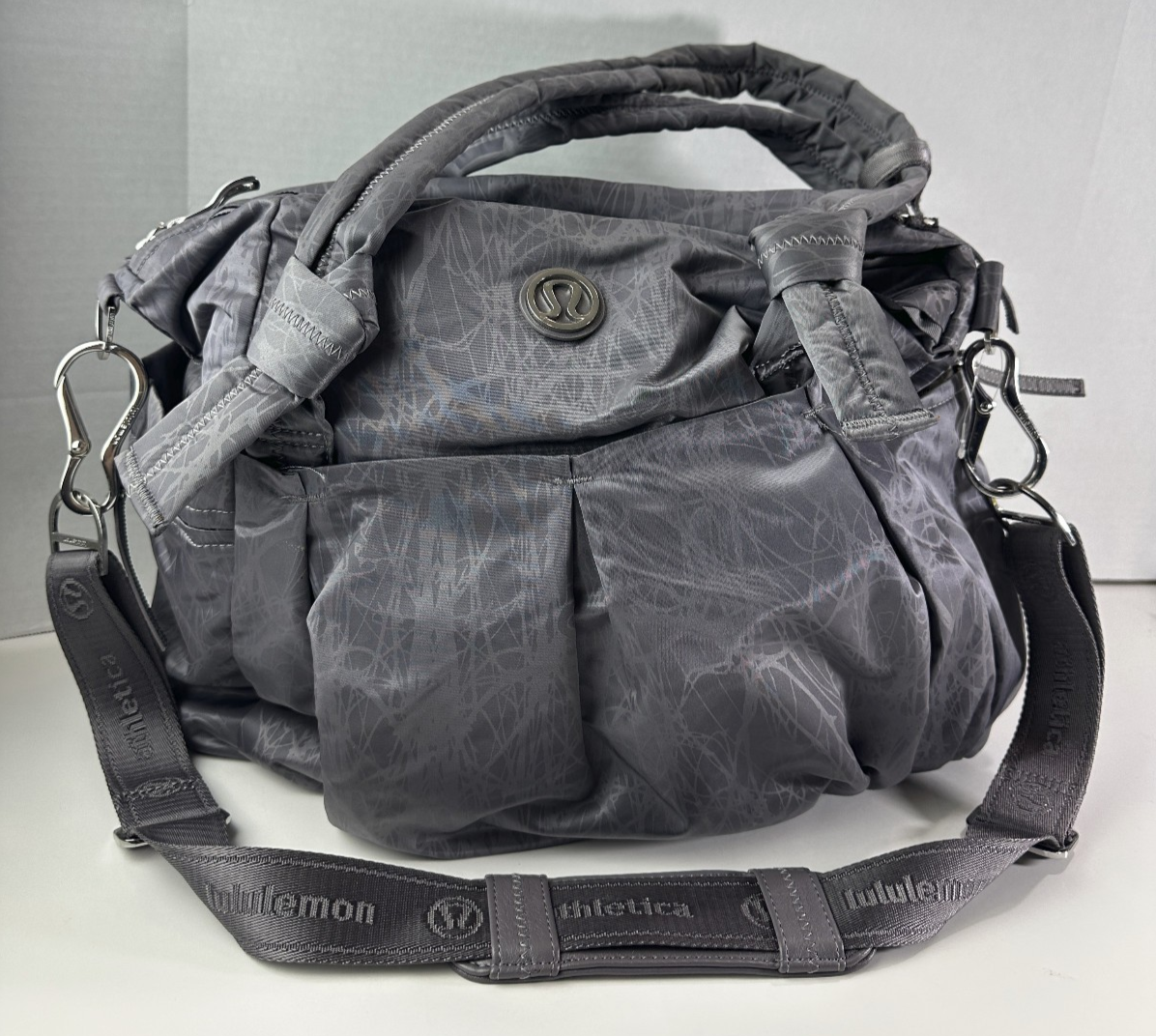 lululemon silver gym bag Small Reusable Tote Carryall (White/Silver) Lululemon Bags for Gym and