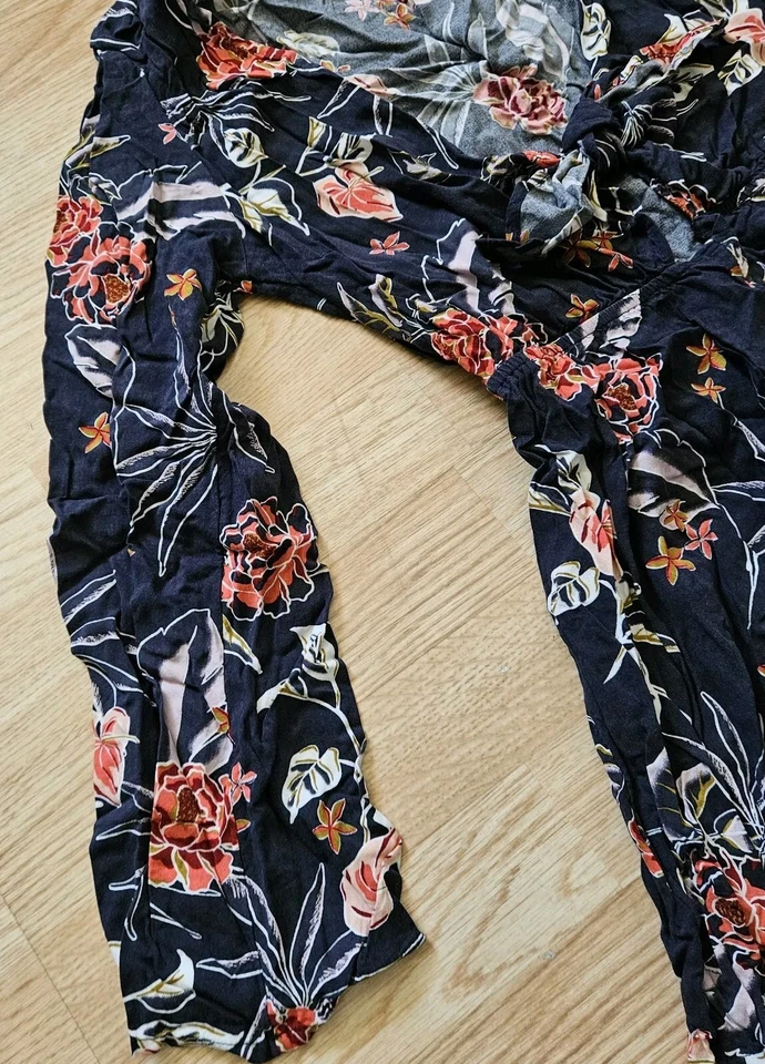 Womens Roxy Sz Medium 8/10 Blue Floral Romper Plunge Long Sleeve Cottage Core - Image 4 of 4