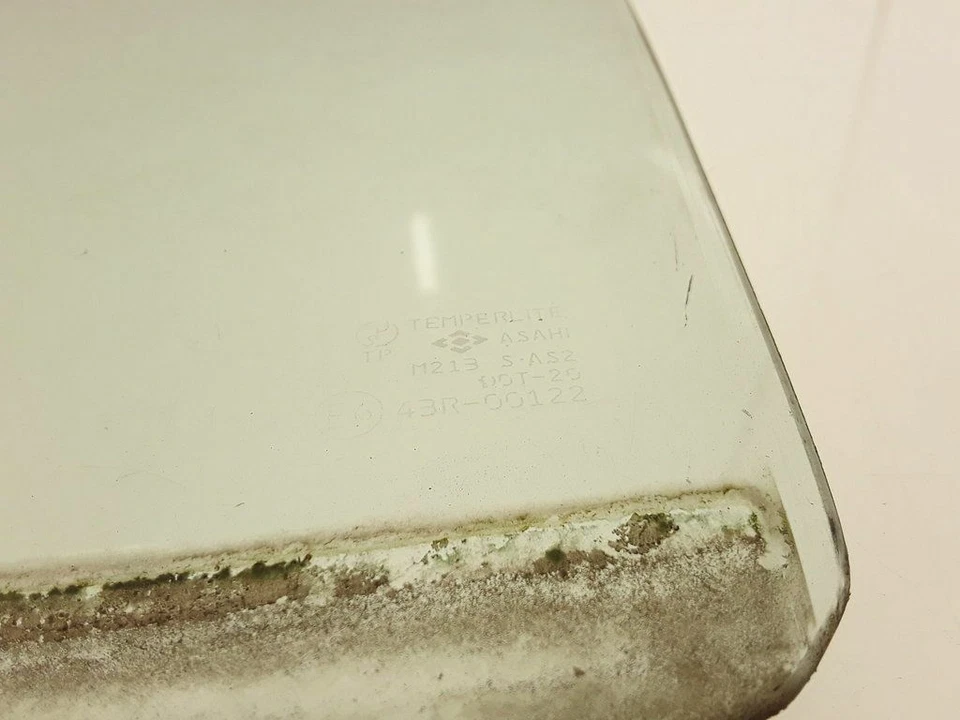 Daihatsu Sirion 2006 1.3 gasolina 64kw puerta trasera izquierda ventana cristal 43R00122 Foto 2 de 3