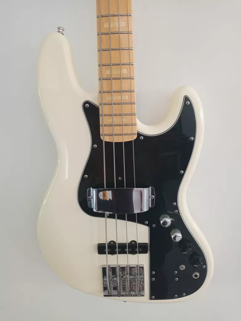 Marcus miller fender jazz 2024 bass for sale