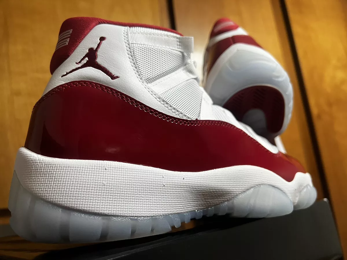 NIKE AIR JORDAN 11 RETRO VARSITY RED SIZE 9.5