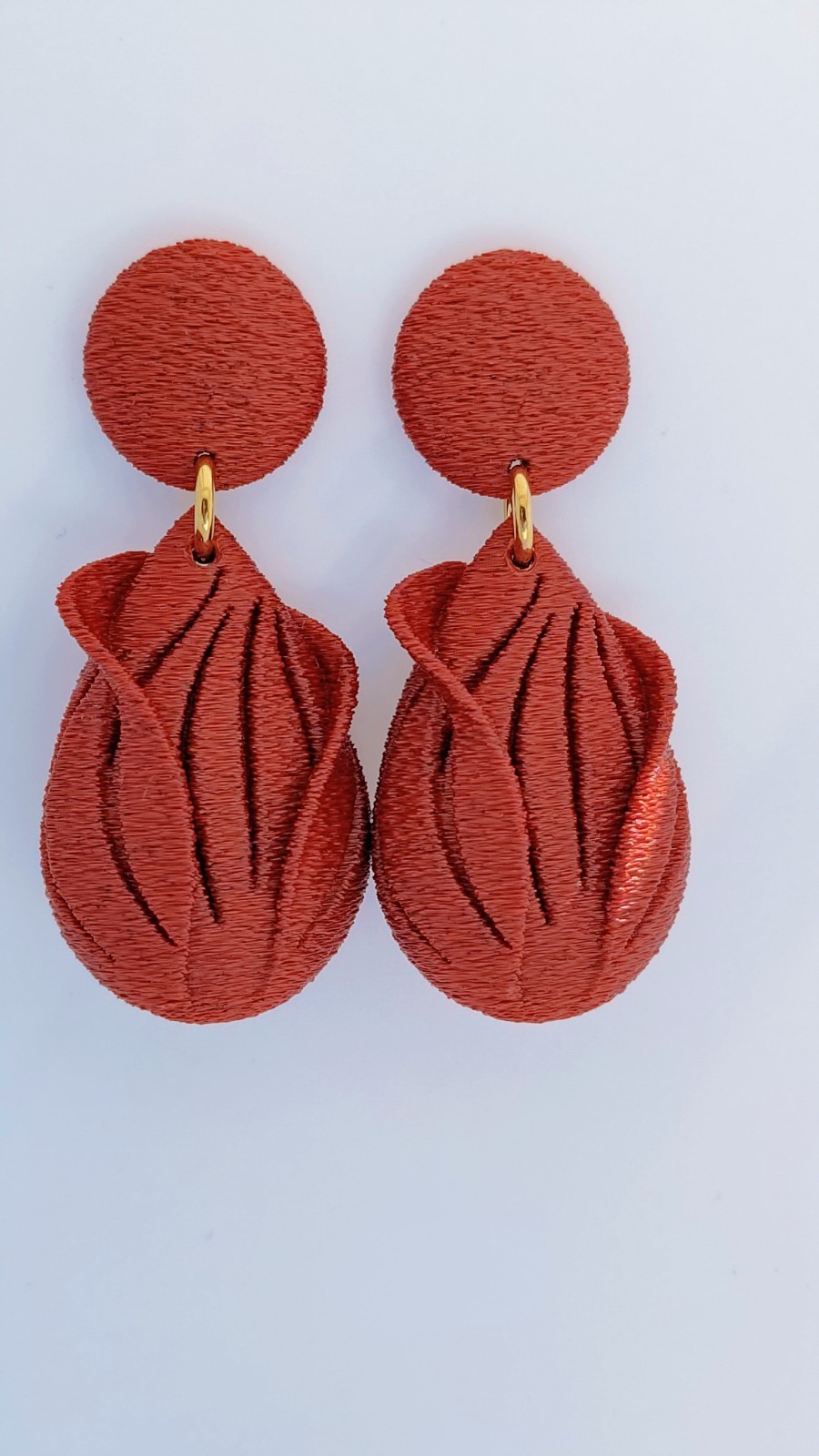 Boucles d'oreilles statement sculpturales pour femme grand modèle tendance