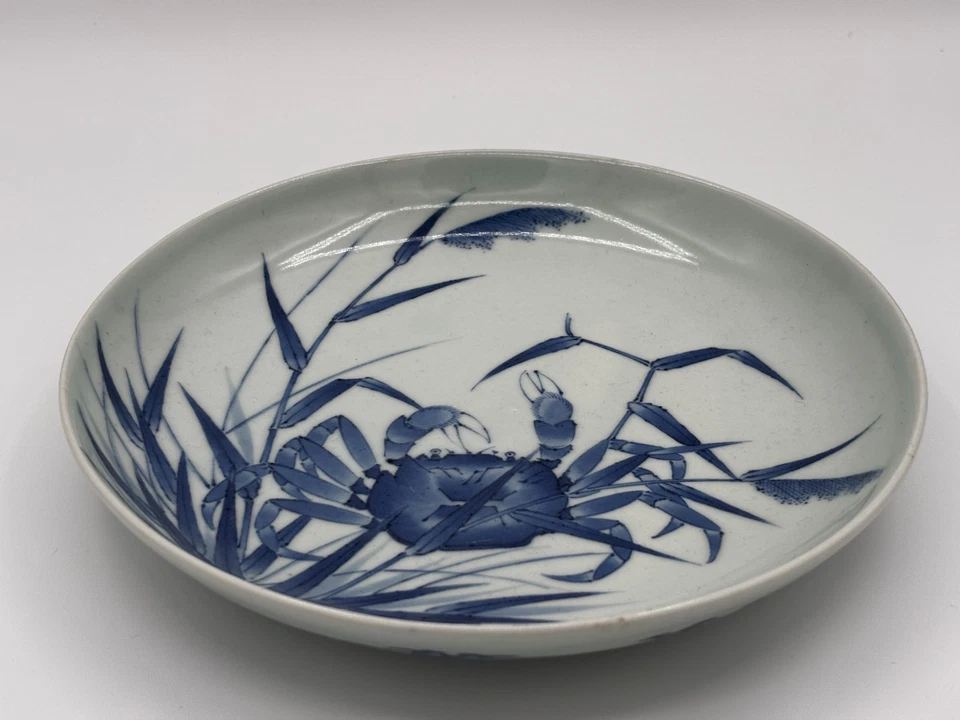 Ko-Imari Blue and White Plate with Water Plants and Crab Design (8-inch) - Image 4 of 4