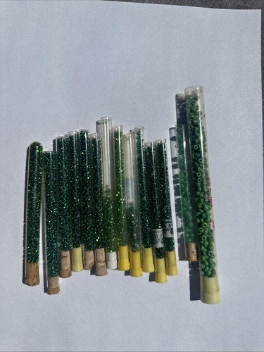 Vintage Green Seed Beads 4 Ounces Sized 1 to 3 mm Mix Lot Jewelry Supplies - Picture 5 of 5