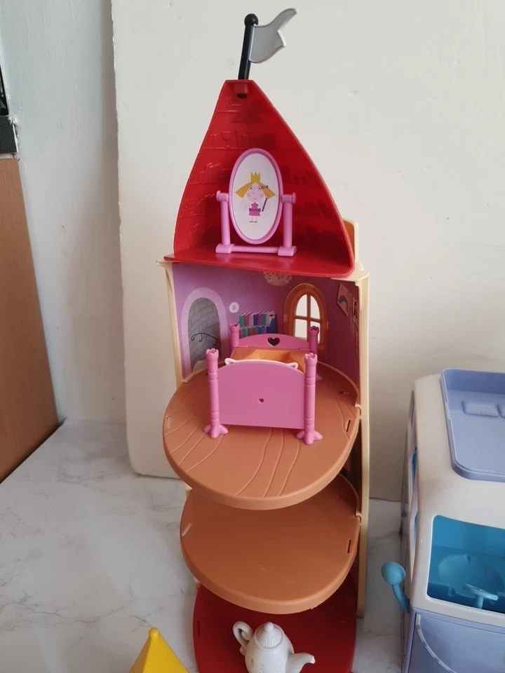 Ben and Hollys Little Kingdom Playset Bundle Lot Vehicles Figures Slugs Gaston - Image 3 of 4