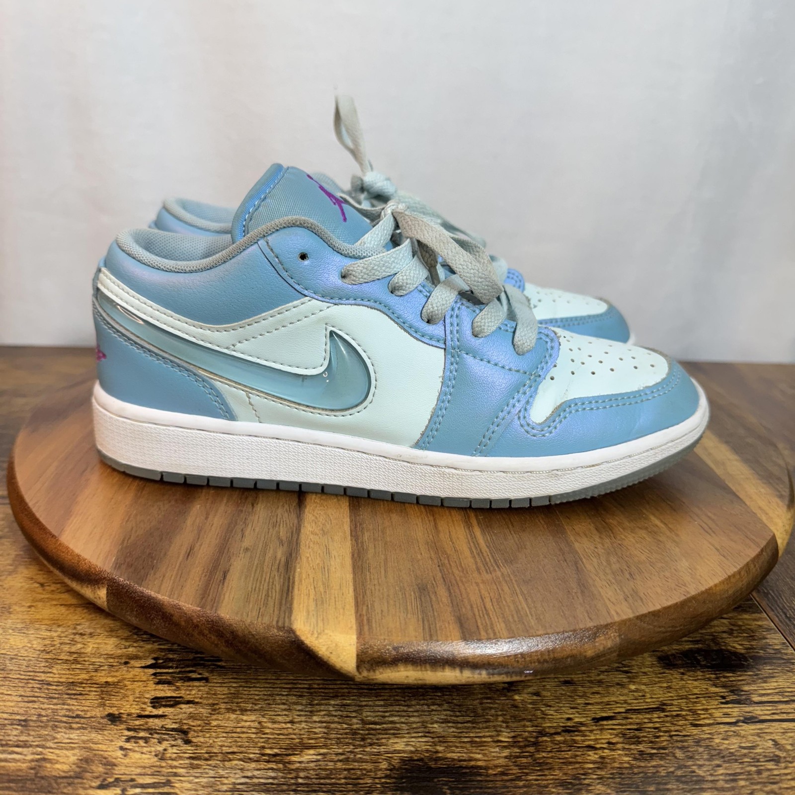 Nike Air Jordan 1 Low Shoes Kids Size 4Y Blue White Silver Pink GS SE Sneakers