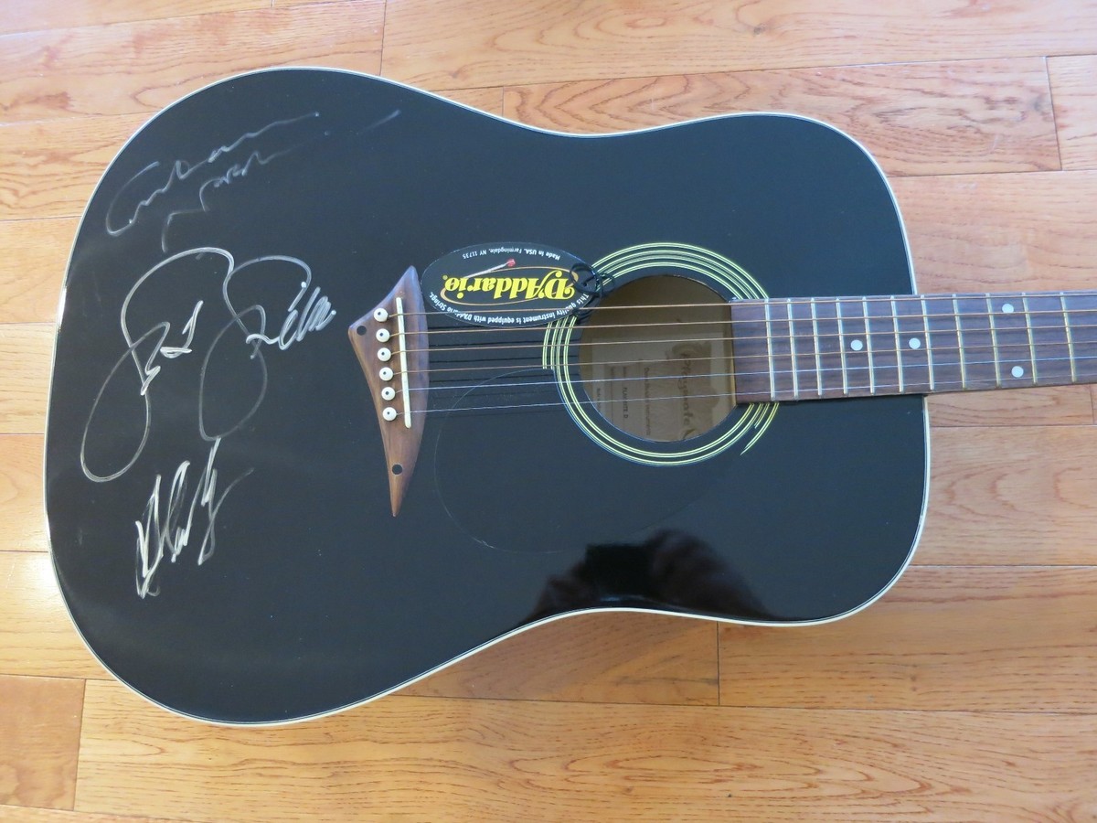 Stephen Stills music star signed acoustic guitar COA exact proof autographed star Stephen Stills music star signed acoustic guitar COA exact proof autographed star