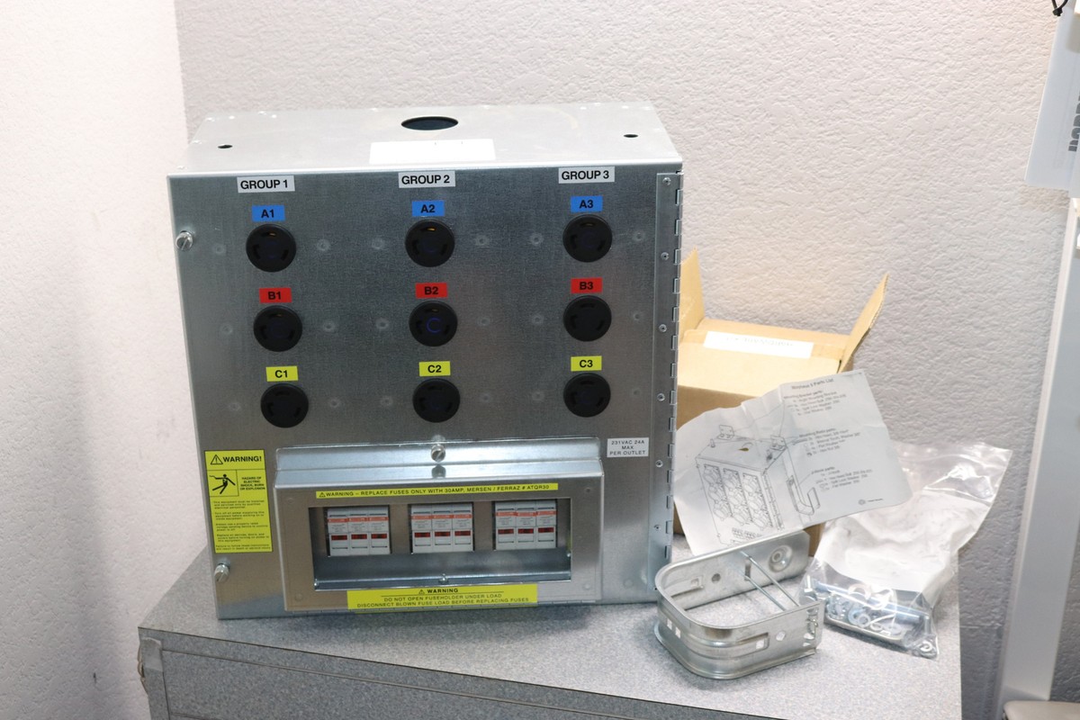 9-Outlet L6-30R 30A Plug Power Distribution Junction Box