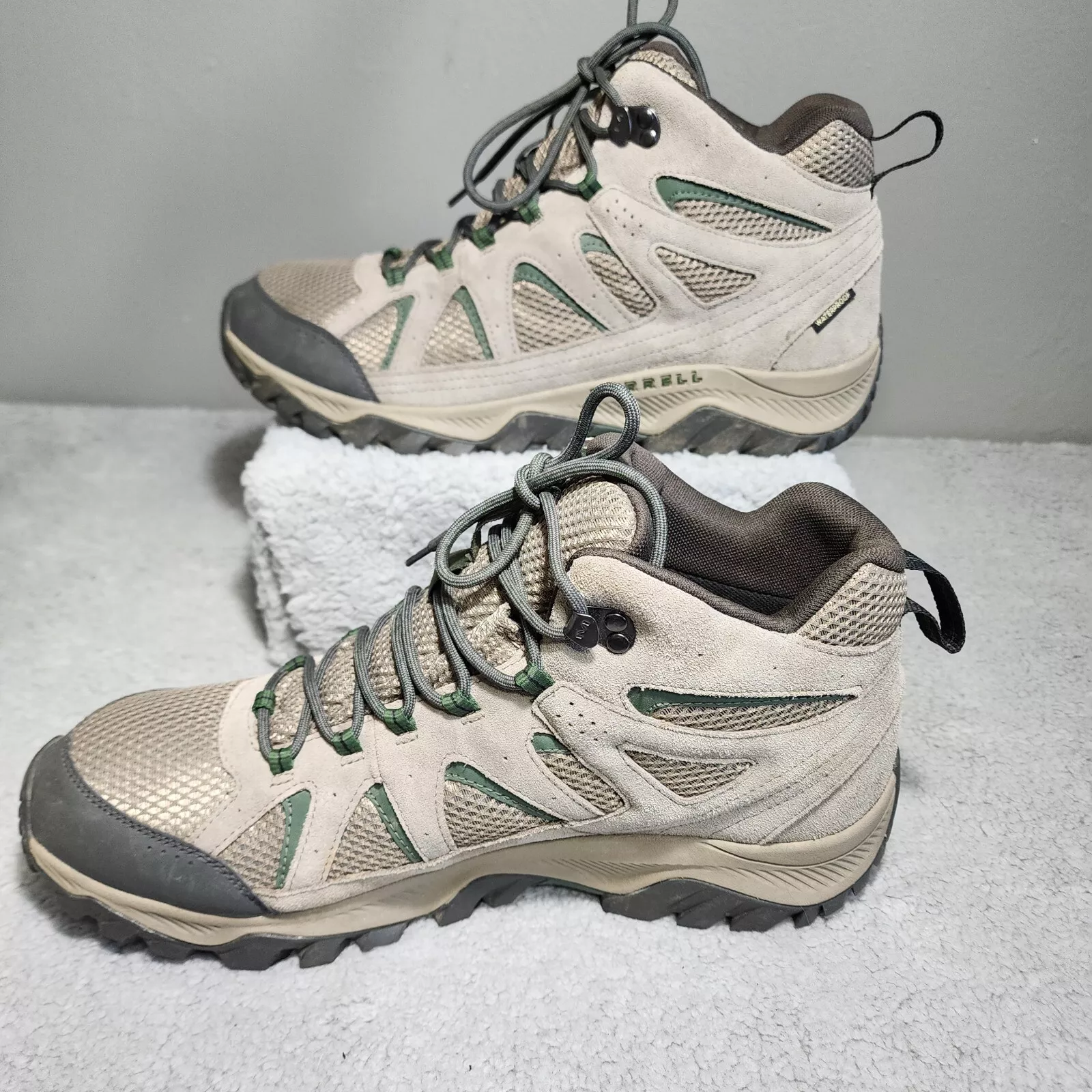 merrell oak creek mid waterproof lace up boots