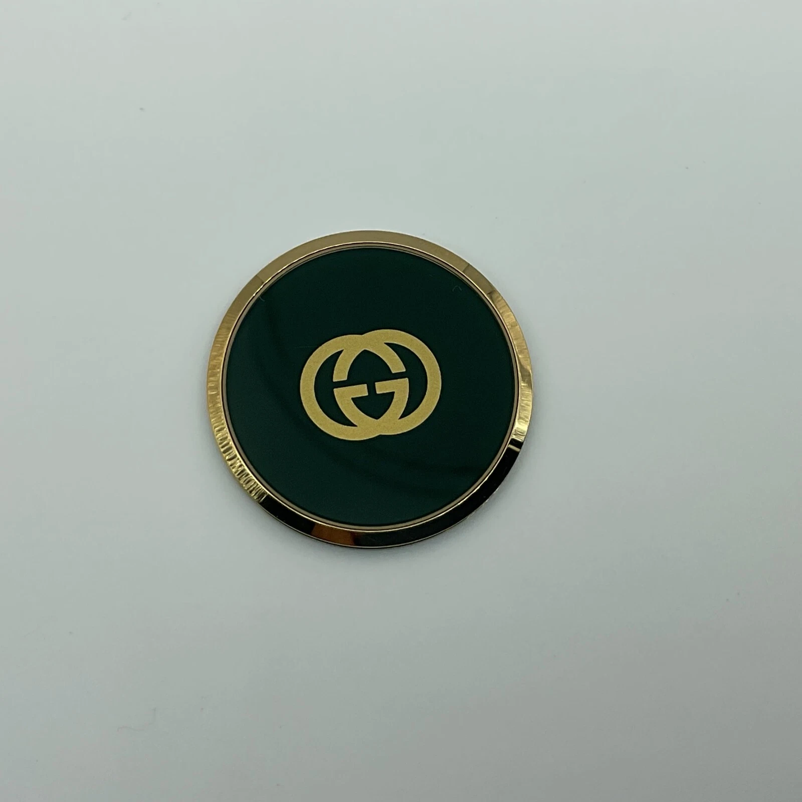NOS GUCCI 2000M PILE VERTE AVEC FOND DE MONTRE VERTE