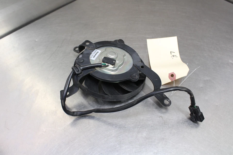 07-08 YAMAHA YZF R1 LEFT ENGINE RADIATOR COOLING FAN MOTOR  TESTED Foto 3 de 4