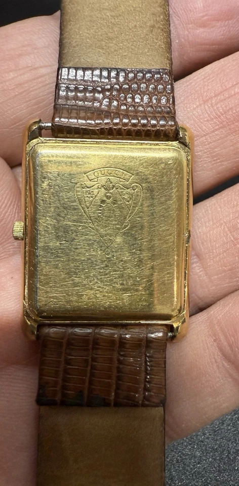 Reloj Gucci 287 Hecho en Suiza Chapado en Oro Placa G10M Estuche Cuadrado Banda Lagarto De Colección Foto 4 de 4