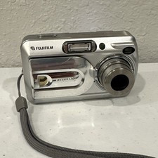 Fujifilm FinePix A340 4.0MP Compact Digital Camera Silver Tested/Working 