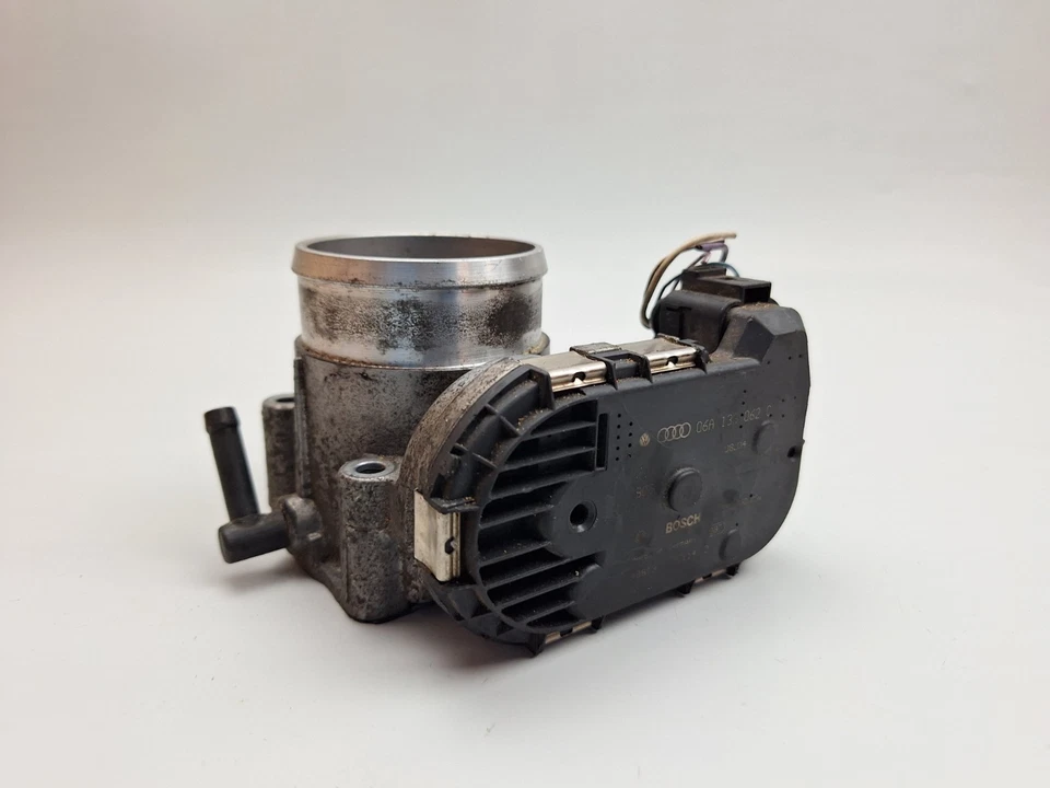Audi S3 TT 8N Volkswagen Golf Beetle 1.8T 2004 Throttle Body 06A133062C OEM Foto 2 de 4