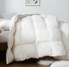 NIB Homemate Goose Feather & Down Comforter California King White 96x104