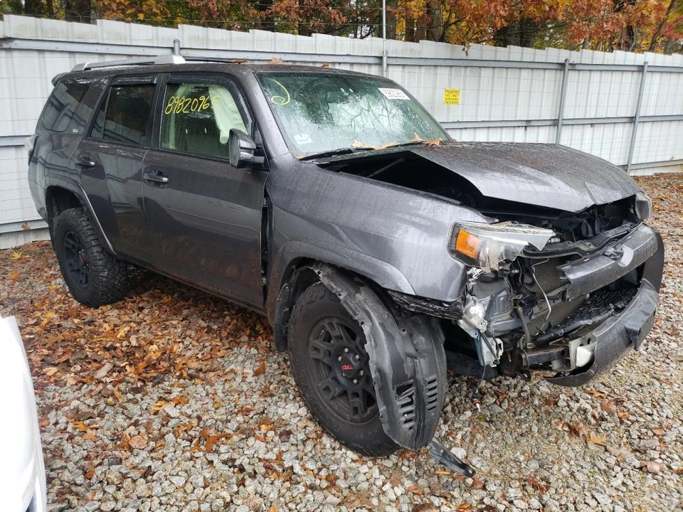 Used Rear Left Door Assembly Rear Side fits: 2016 Toyota 4 runner electric windo - Imagem 4 de 4
