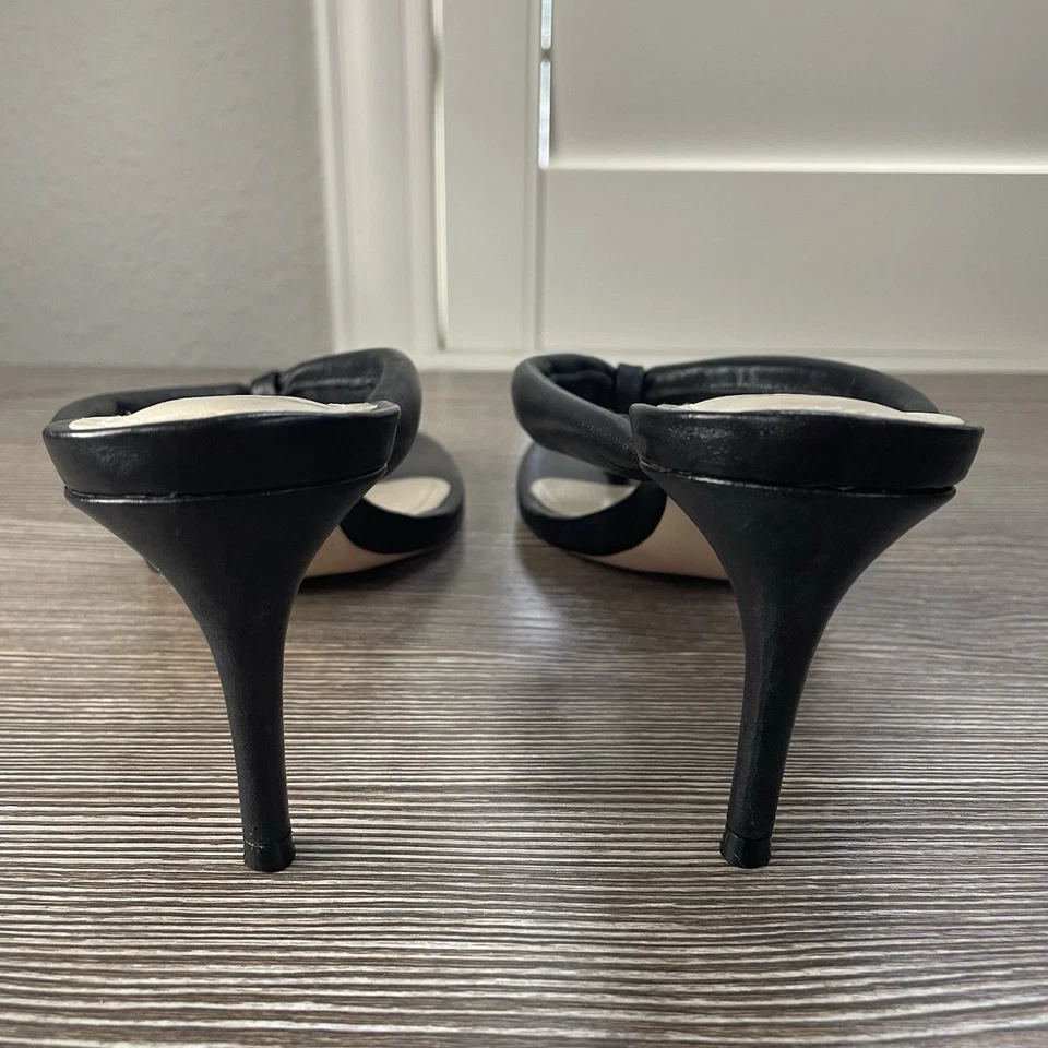 SCHUTZ Tanga de Cuero Negro Tacones de Aguja, Talla 7B Foto 3 de 4