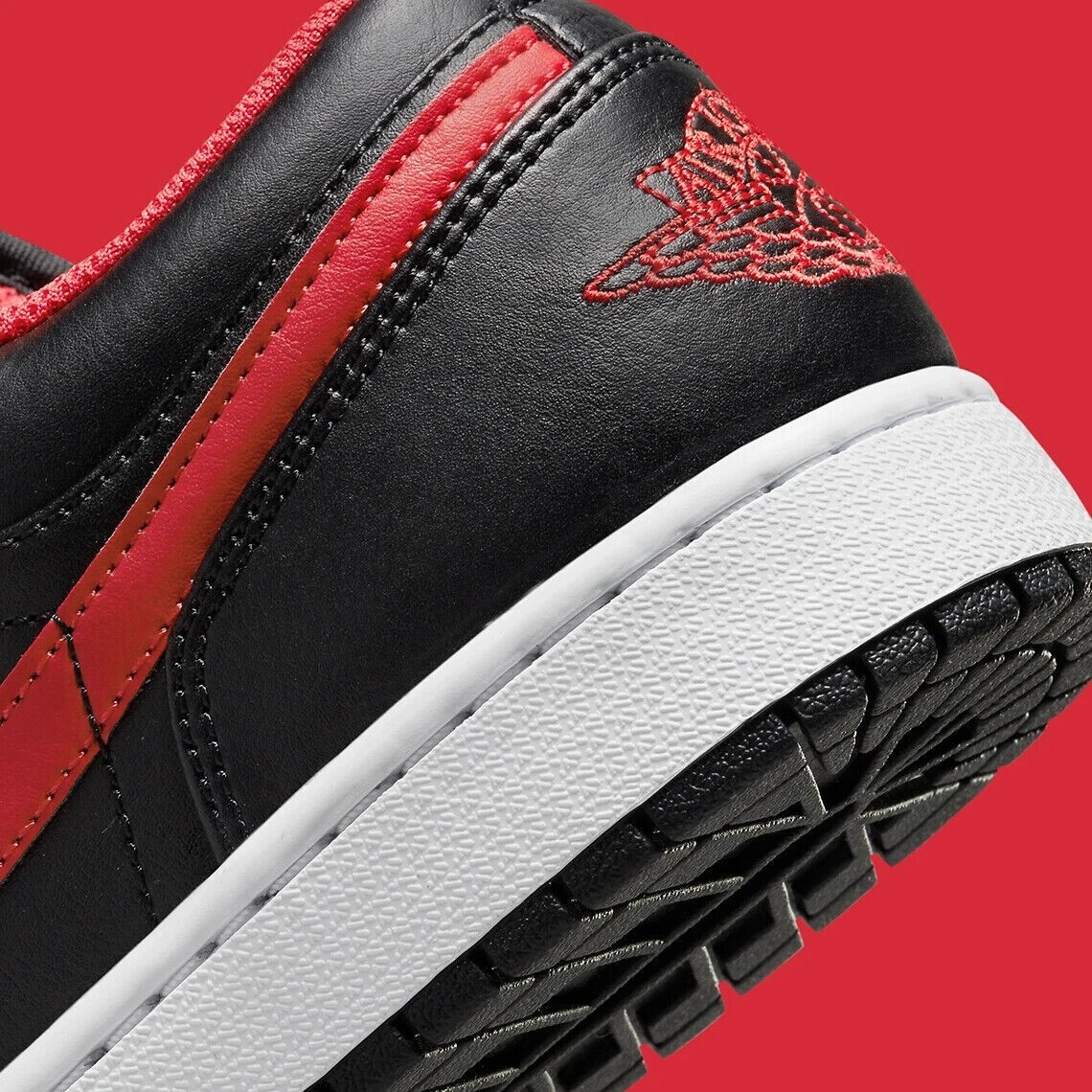 NEW Air Jordan 1 Low (GS) Size 4.5Y Black/Fire Red-White NEW Air Jordan 1 Low (GS) Size 4.5Y Black/Fire Red-White