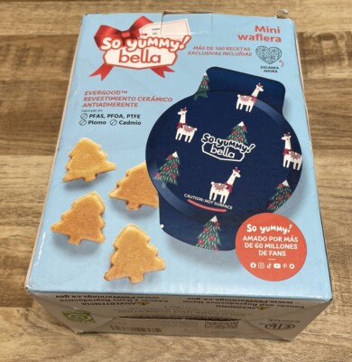 Bella Christmas Tree Rain deer   Multicolor  Mini 4 Dunkable Waffle Maker New