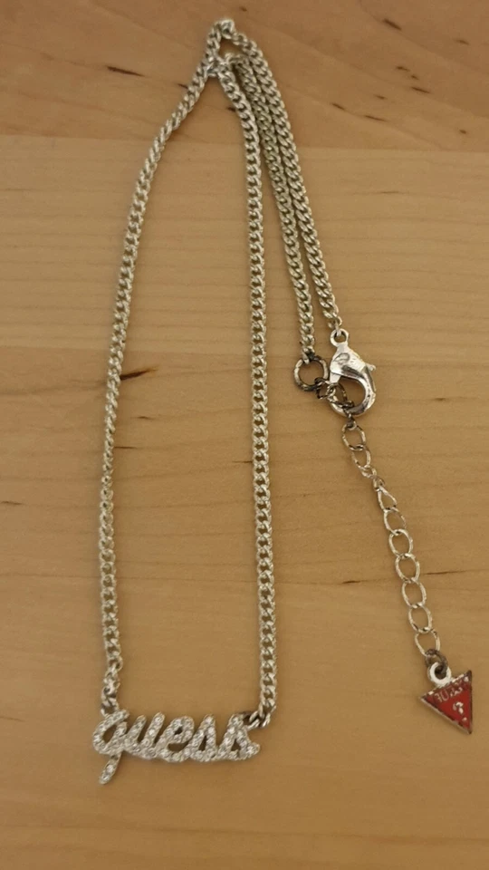 Collana Girocollo Guess con scritta ricoperta da strass Gioielli Accessori Donna - Immagine 4 di 4