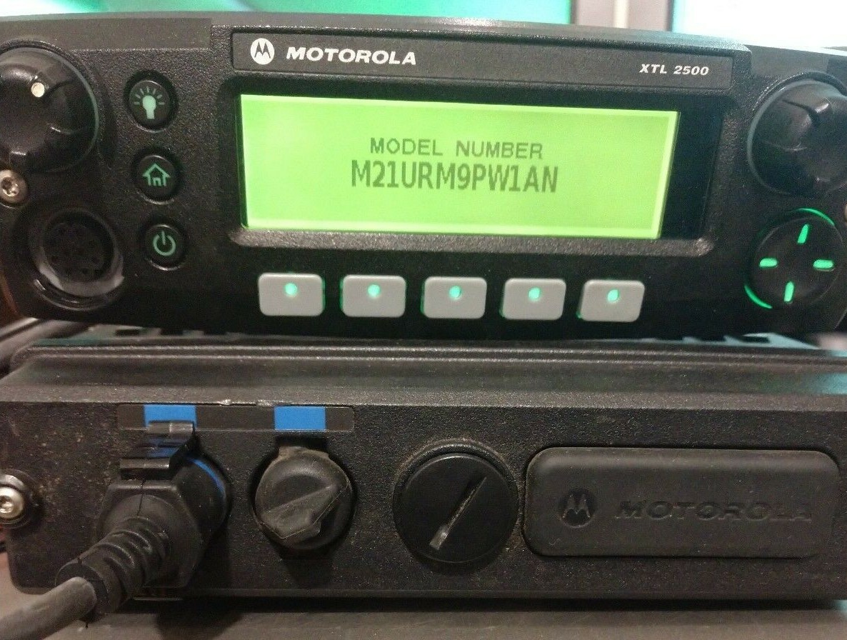 Motorola XTL2500 800mhz P25 Digital remote mount mobile radio