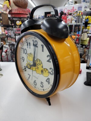 Vintage 1978 Sunbeam Garfield Large Alarm Clock. Clock Works But