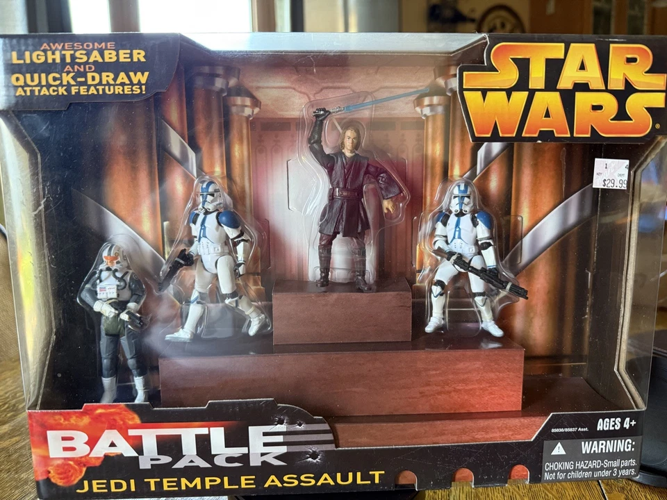 NEW STAR WARS REVENGE OF THE SITH JEDI TEMPLE ASSAULT BATTLE FIGURE PACK - Image 4 of 4